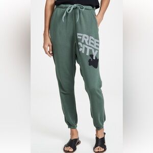Hardly Worn Freecity Superfluff Pocketluxe Sweatpants in Brush Jump Size Small